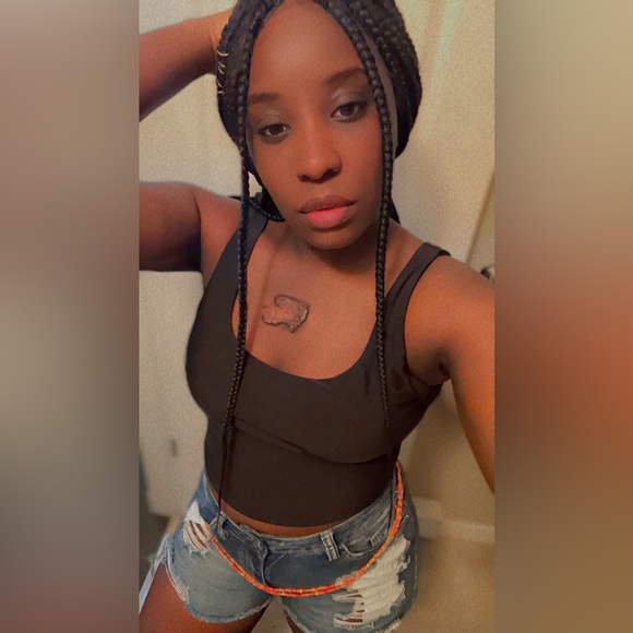 Meet your Posher, Ikome - Picture 2 of 5